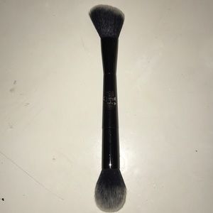 Kat Von d dual ended highlight contour brush